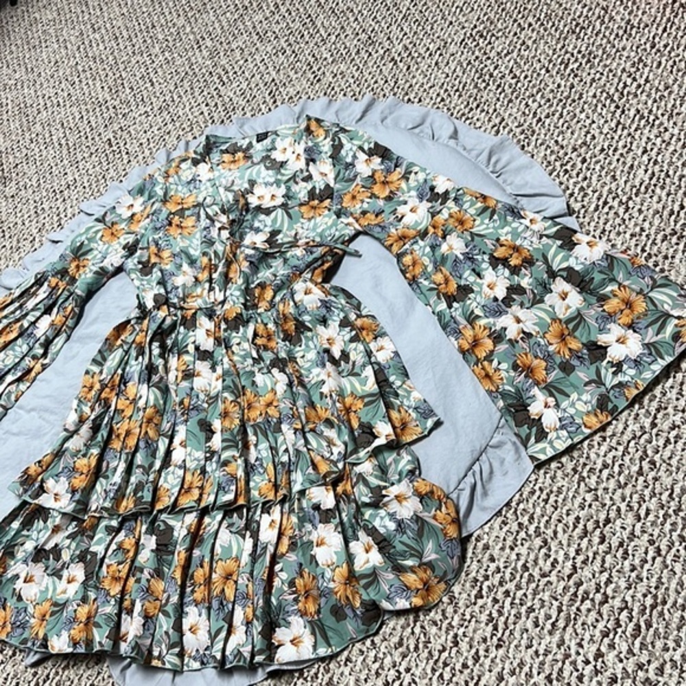 Woman’s‎ dresses - Picture 11 of 12